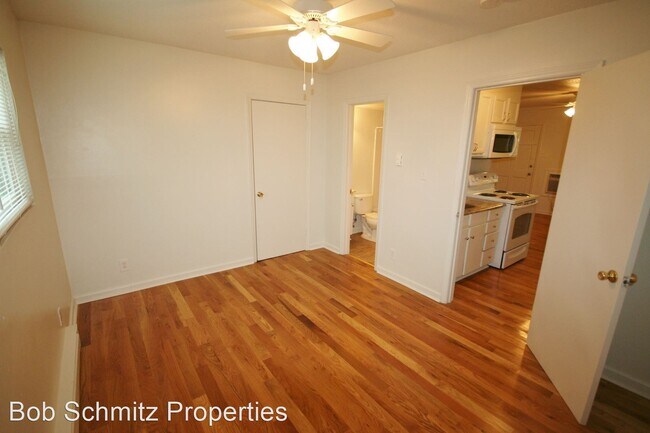 Foto del edificio - 1212 W Chapel Hill St