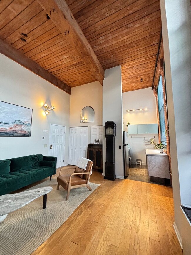 Building Photo - Charming 1BR Condo in Norwalk