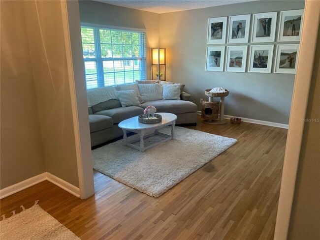 Foto del edificio - 150 Temple Grove Dr