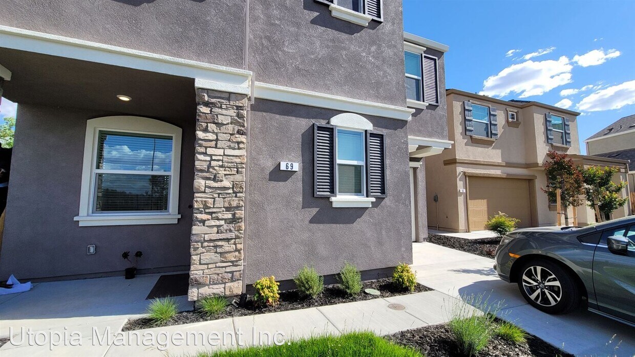 Primary Photo - 4 br, 2.5 bath House - 69 Aurum Park Ct