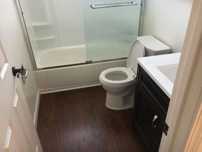 Foto del edificio - 301 Whitesell St W