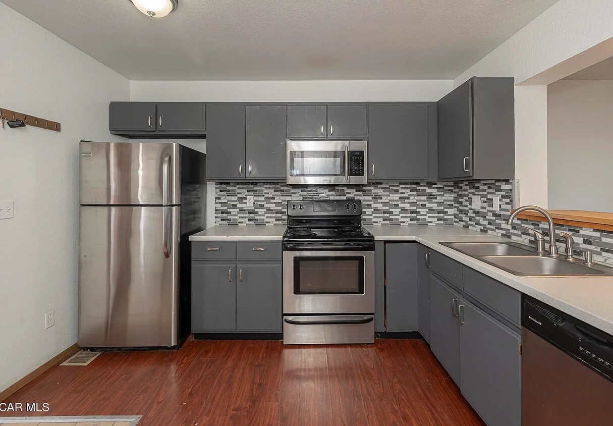 Foto principal - 265 Christiansen Ave