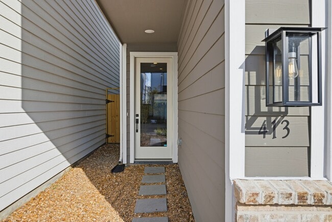 Building Photo - 413 Stonework Garden Ln