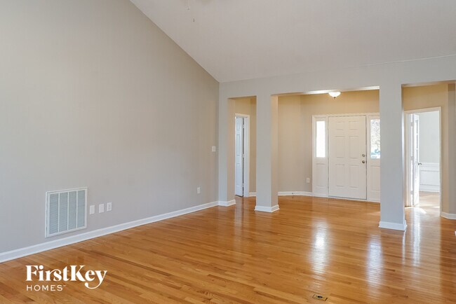 Foto del edificio - 3665 Oak Chase Dr