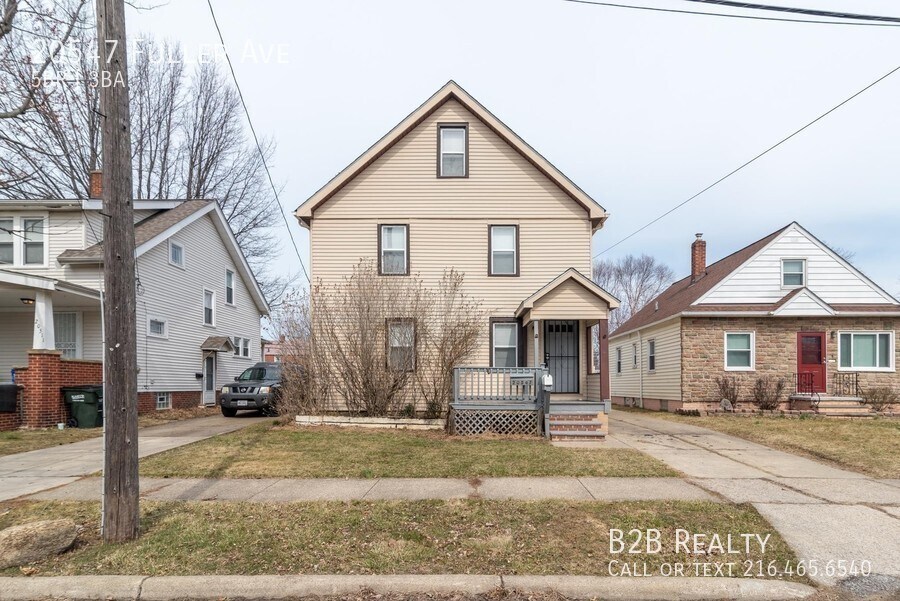 Primary Photo - Beautiful and Newly Renovated Single Famil...