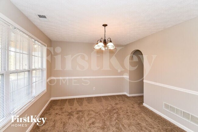 Building Photo - 74 Mattie Ln