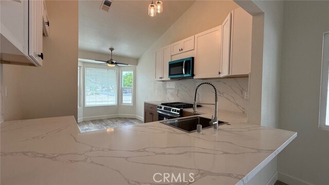 Foto del edificio - 24460 Tuscola Cir