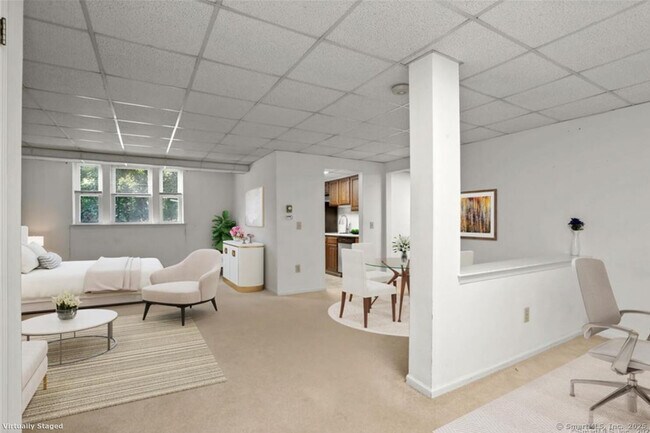 Foto del edificio - 70 Strawberry Hill Ave