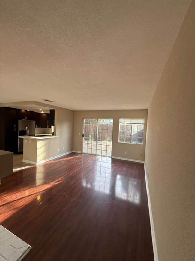 Foto del edificio - Very nice updated condo in beautiful Granite hills Neighborhood