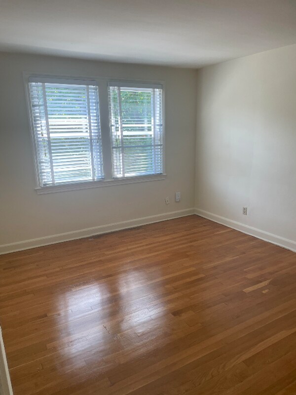 Foto del edificio - 1530 N Longfellow St