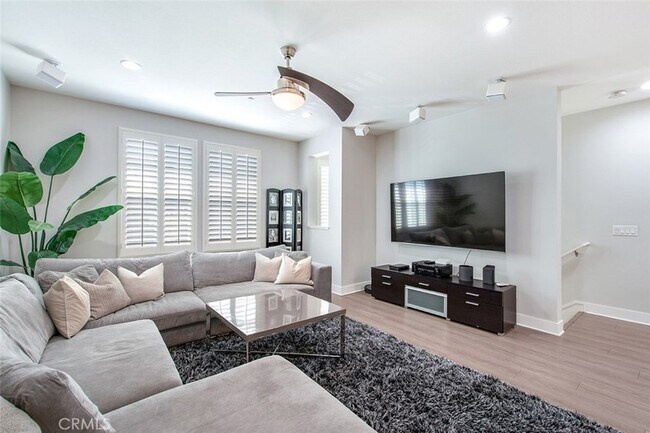Foto del edificio - 10 Brownstone Way