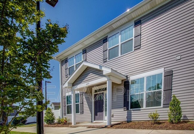 Photo - 609 Fishers Court House