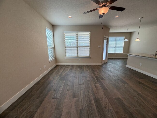 Foto del edificio - Great Location ~ Fabulous Townhome in New Braunfels 3/2.5 ~ Minutes from Gruene ~ Move in Ready!