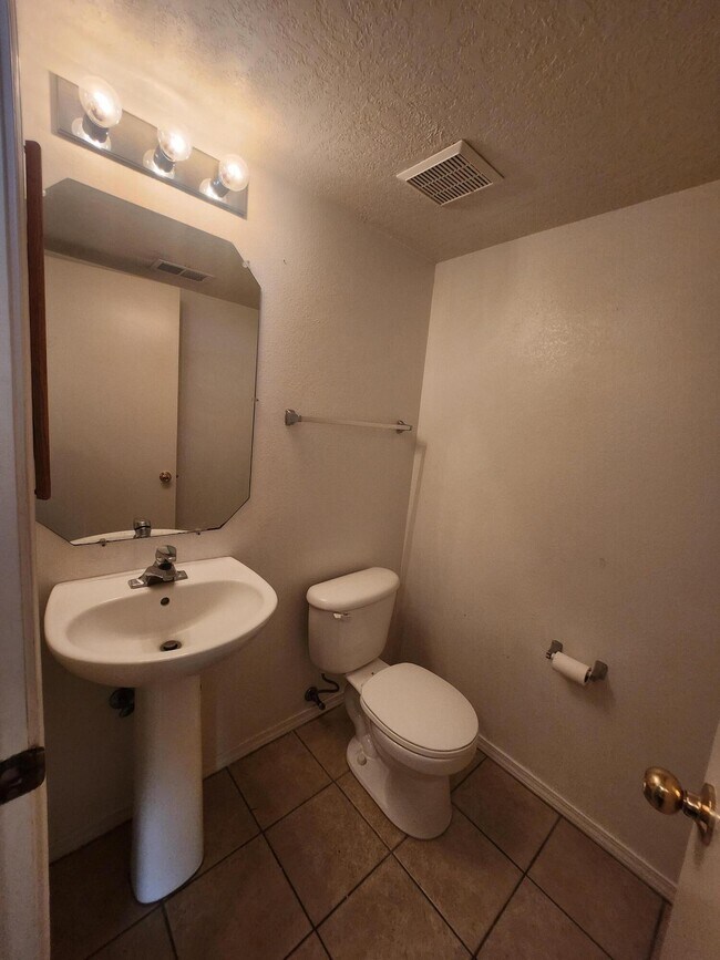 Foto del edificio - 7320 Eagle View Ave NE