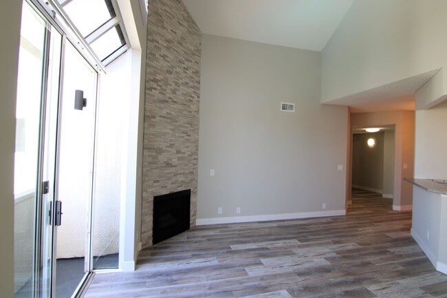 Building Photo - 3476 Clarington Ave