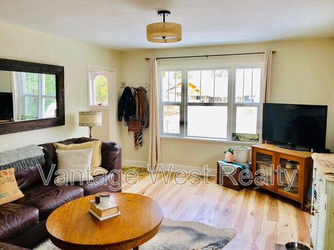Photo du bâtiment - 867 Rowcliffe Ave