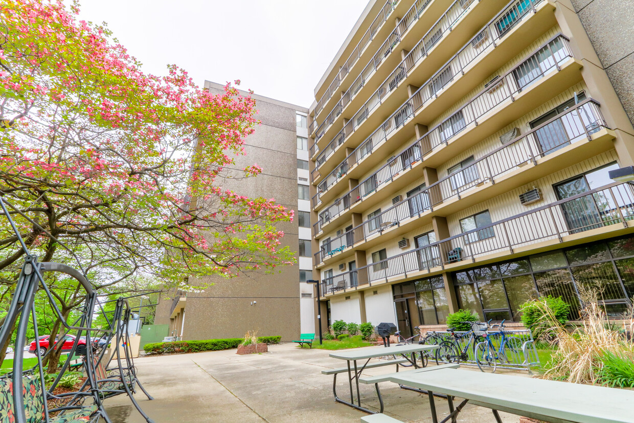 Foto principal - Ziegler Place - Income-Based 62+