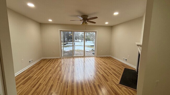 Foto del edificio - 367 Hadleigh Ln