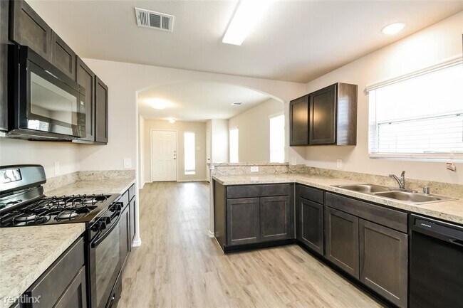 Foto del edificio - 4 br, 1.5 bath House - 13408 Andi Brook Ln