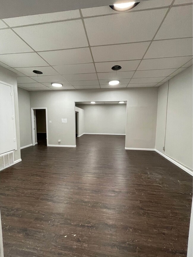 Building Photo - 7235 Glenview Dr