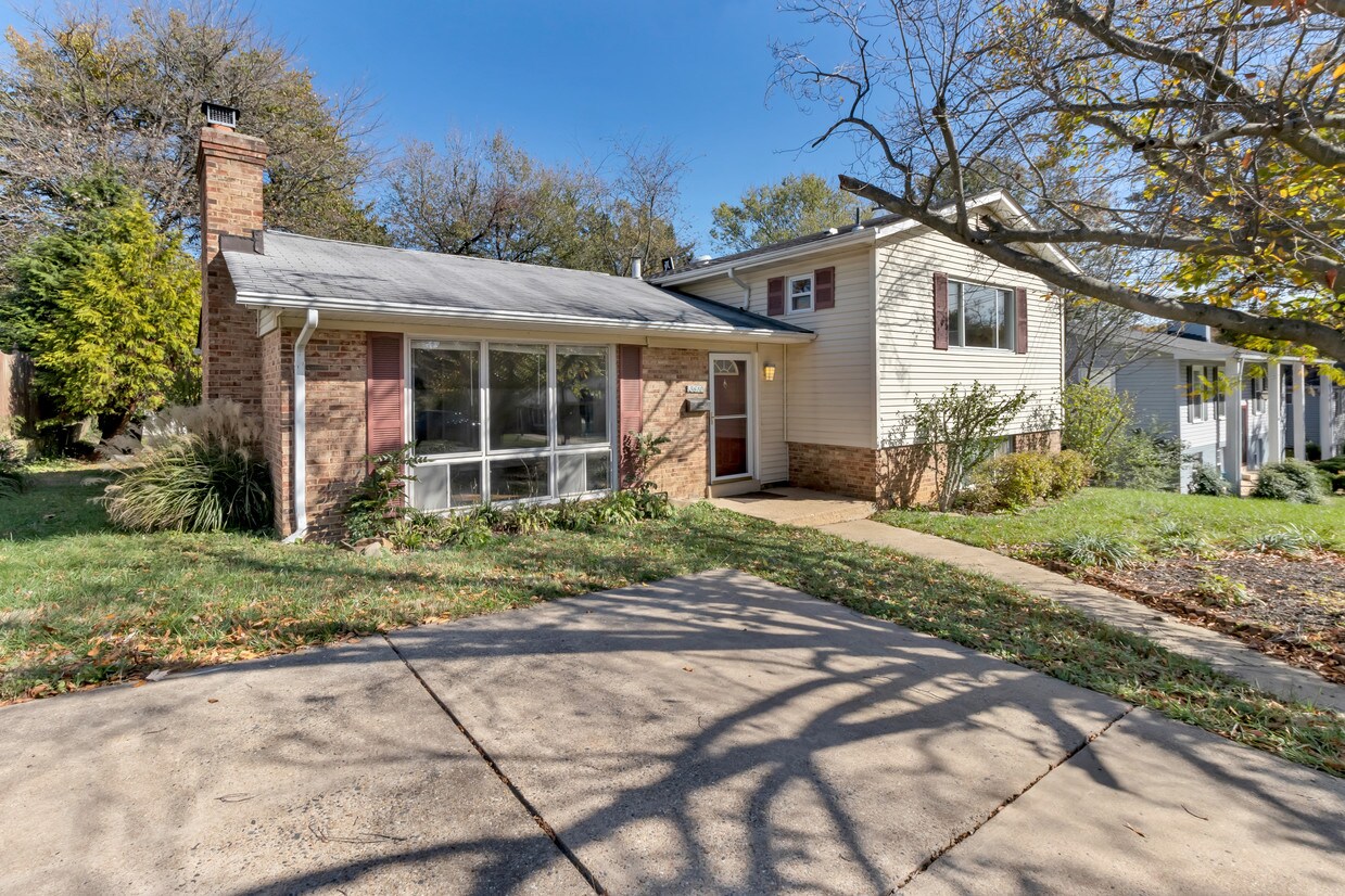 3610 Old Post Rd, Fairfax, VA 22030 House Rental in Fairfax, VA