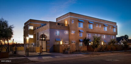 Building Photo - 622 N 9th Ave