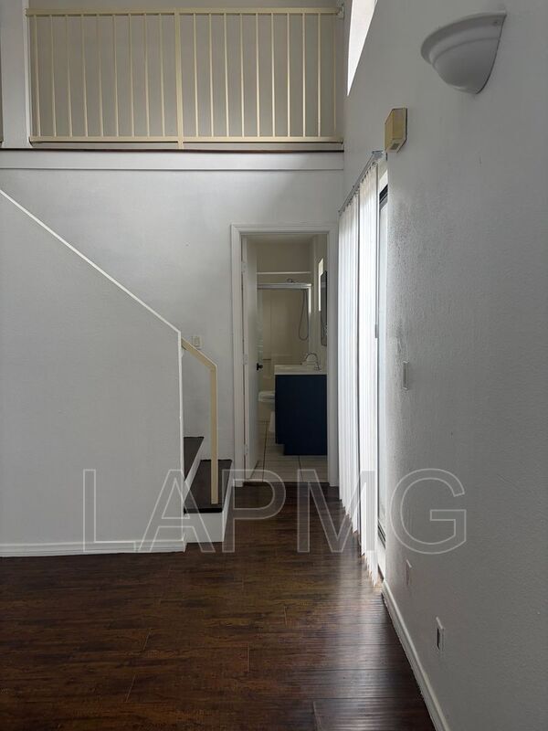 Foto del edificio - 432 N Kingsley Dr