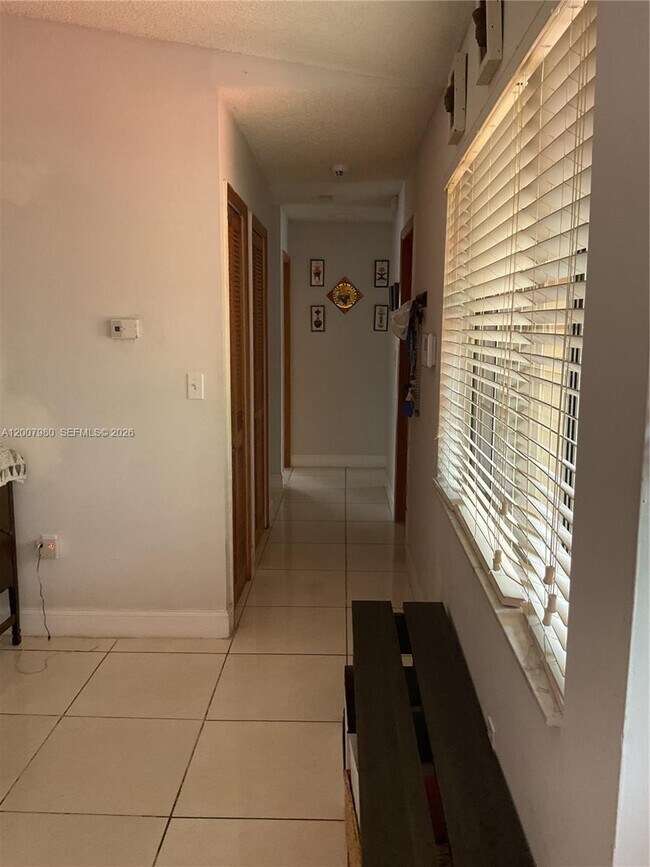 Foto del edificio - 14345 SW 52nd St