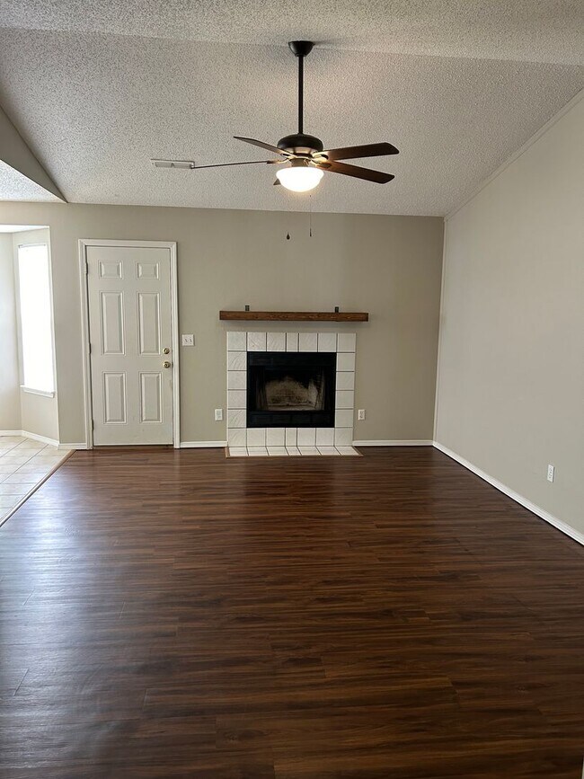 Foto del edificio - 1474 Timberline Dr
