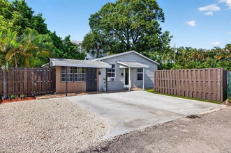Building Photo - 2702 NE 9th Ave