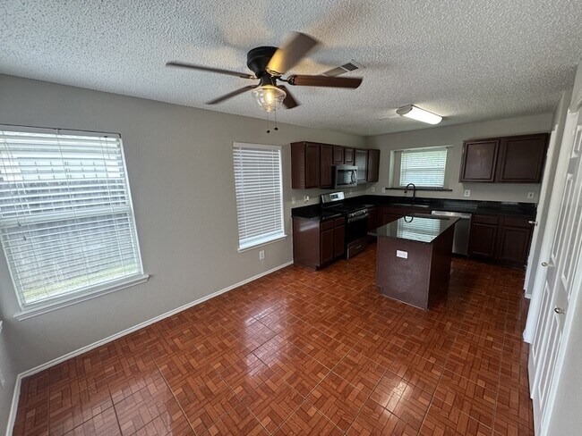 Foto del edificio - 1508 Mountain Side Dr