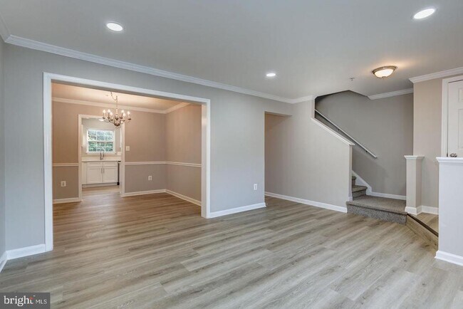 Foto del edificio - 4719 Springmaid Ln