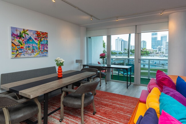 Dining Area - 900 Bay Dr