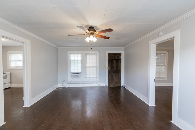 Building Photo - 308 W Sidnor St