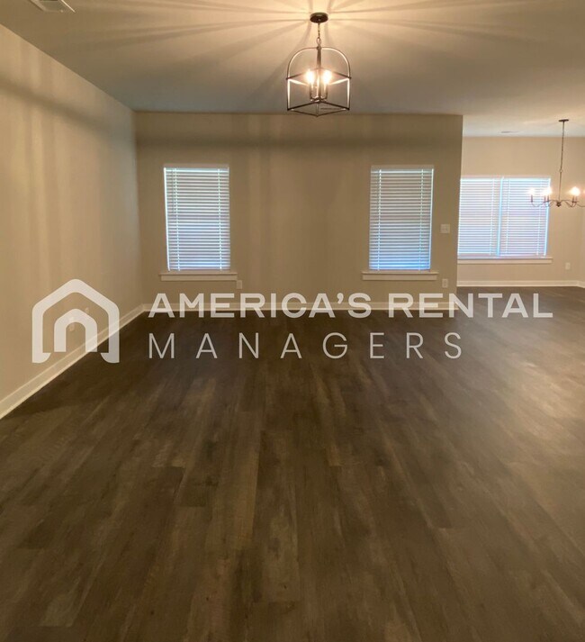 Foto del edificio - 460 Ridgeview Cir