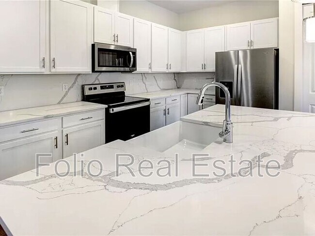Foto del edificio - 1627 Birchfield Cv