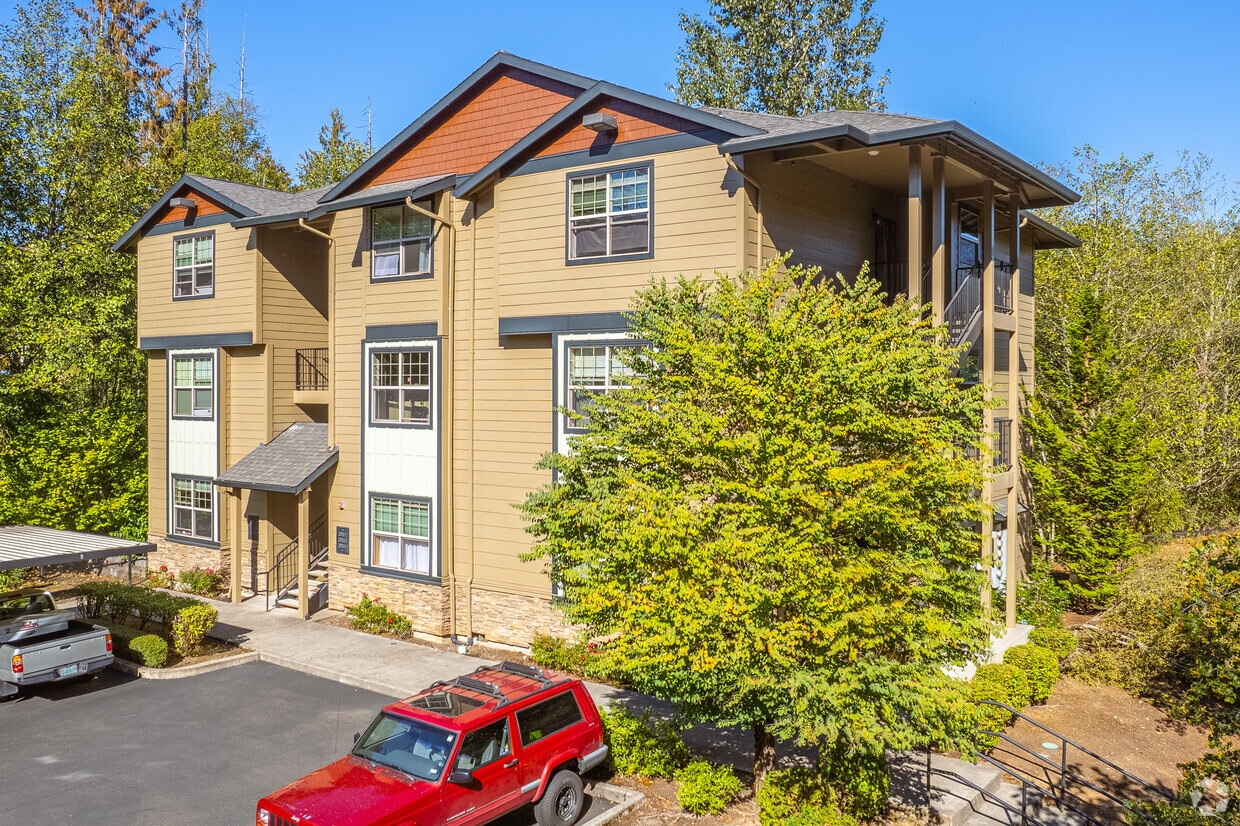 Double Creek Condominiums Apartments in Sandy, OR