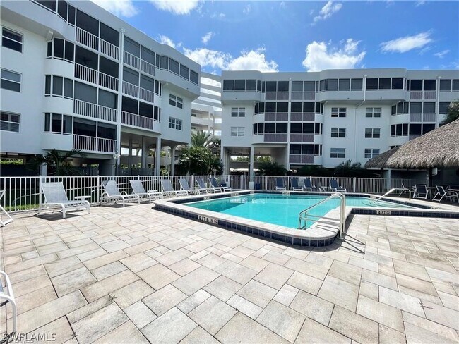 Foto del edificio - 12945 Vanderbilt Dr