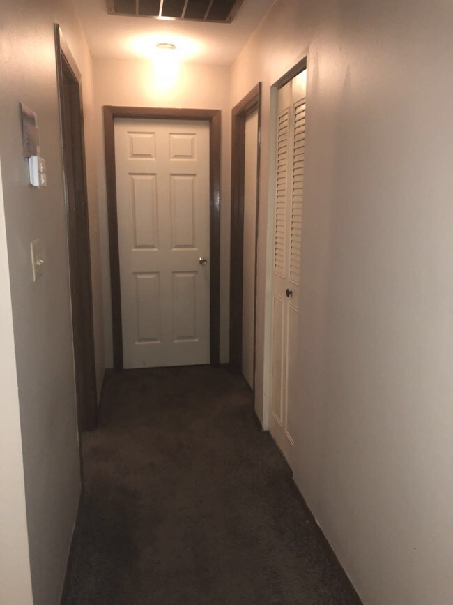 Building Photo - 2801 Boxwood Ln