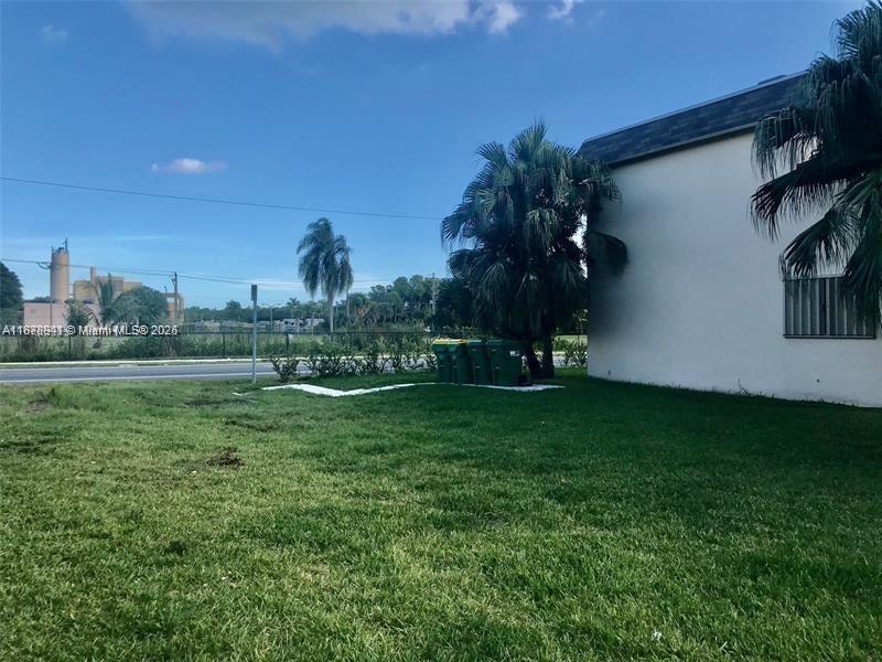 Foto principal - 1449 N 14th Way