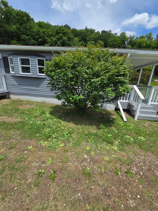 Building Photo - 120 Blythe Rd