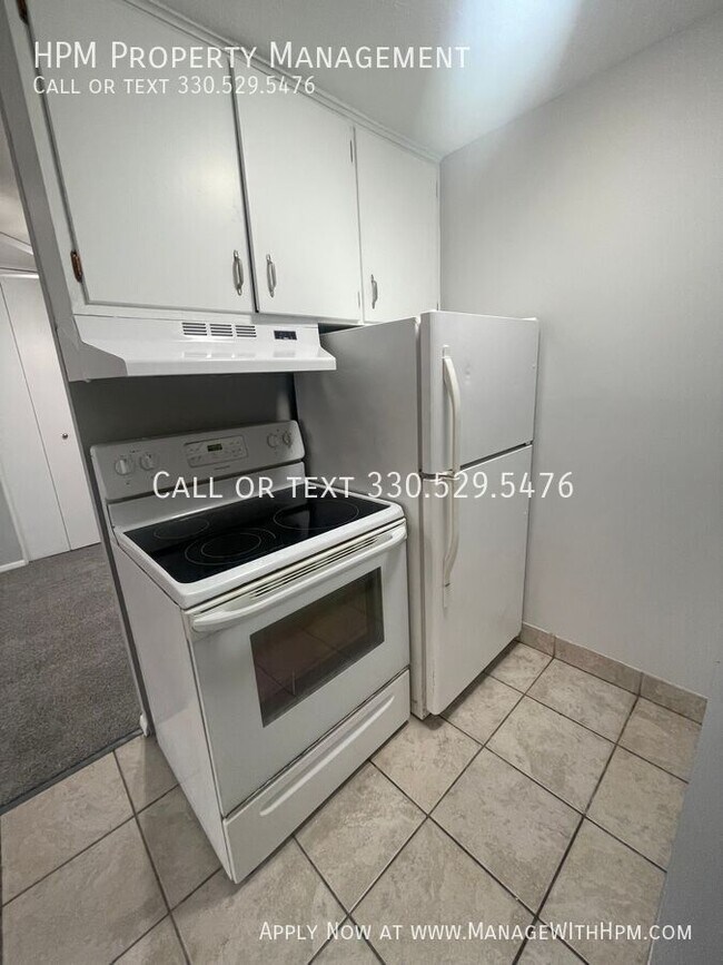 Foto del edificio - 20606 Lorain Rd