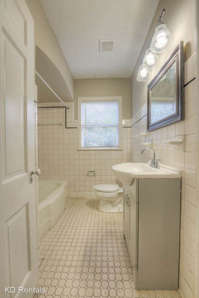 Building Photo - 4 br, 2 bath House - 867 Cypress Drive