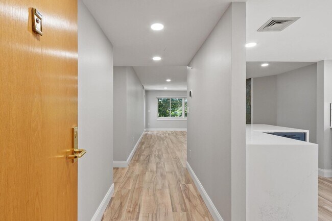 Foto del edificio - 487 Place Ln