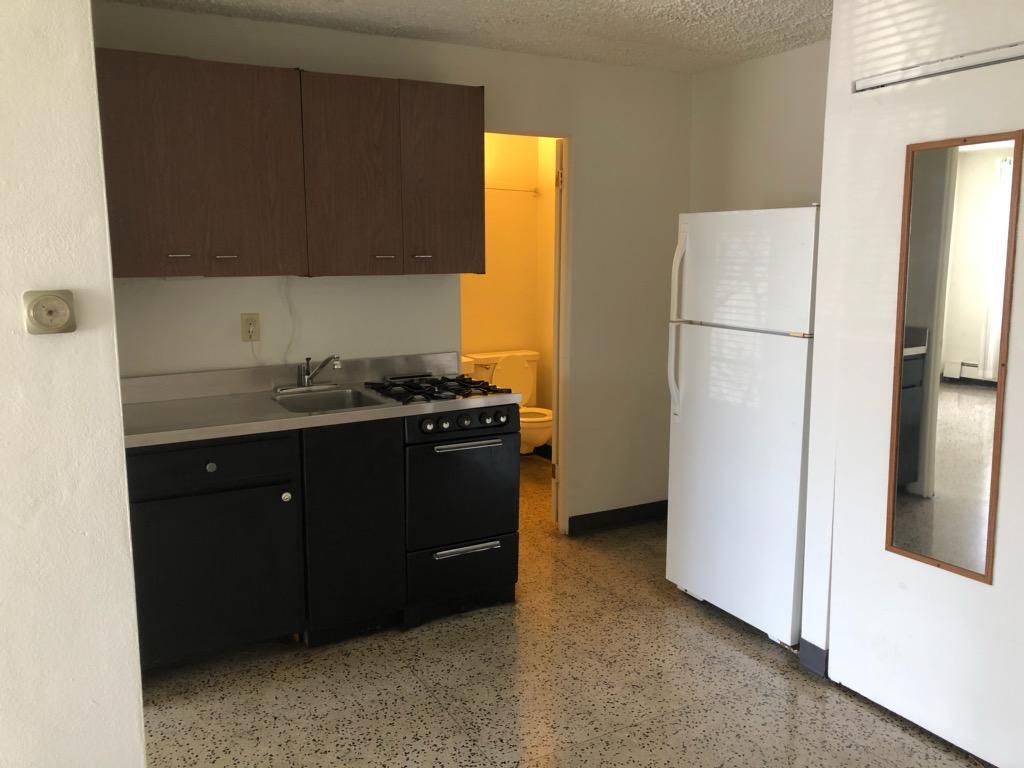 Foto principal - 2439 Holmes St