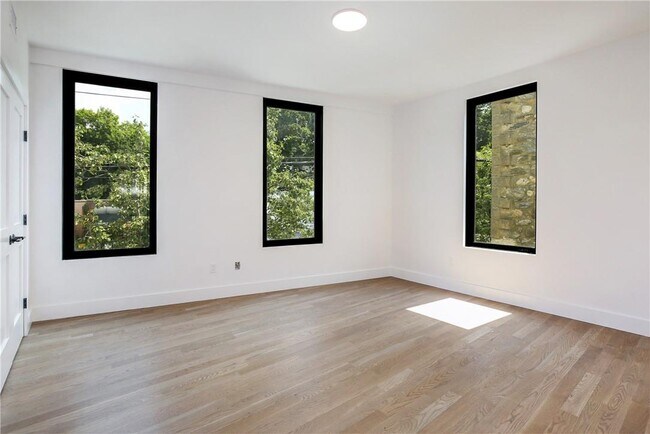 Foto del edificio - 708 Saw Mill River Rd