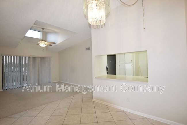 Building Photo - 8215-33 Sun Spring Cir