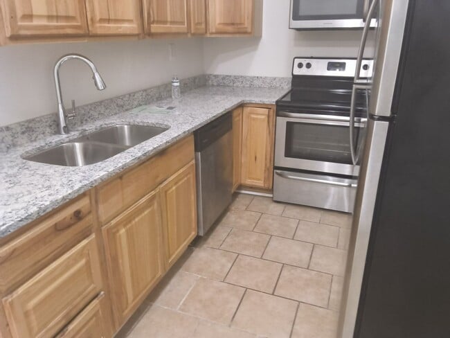 Building Photo - 2 Bed Furnished Loft Apartment-Downtown Blackstone