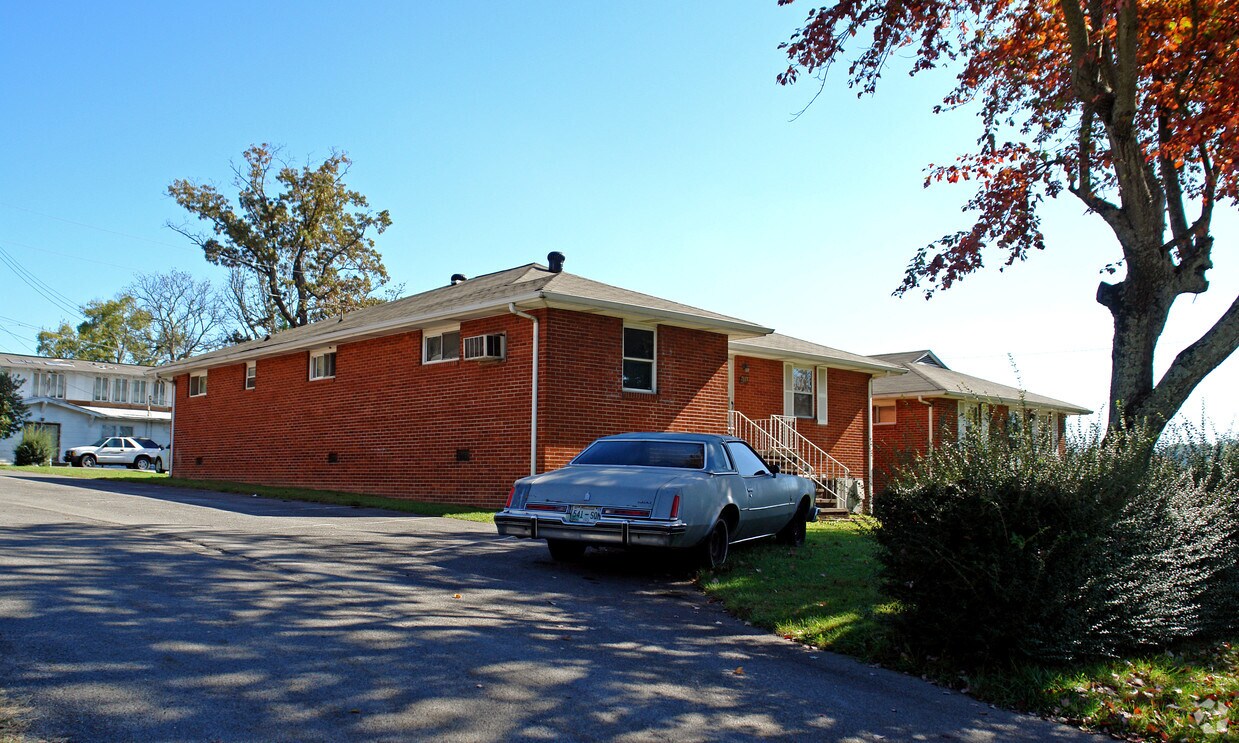212 Kirkwood St, Knoxville, TN 37914 Apartments in Knoxville, TN