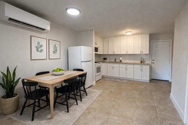 Foto del edificio - 110 Jericho Tpke